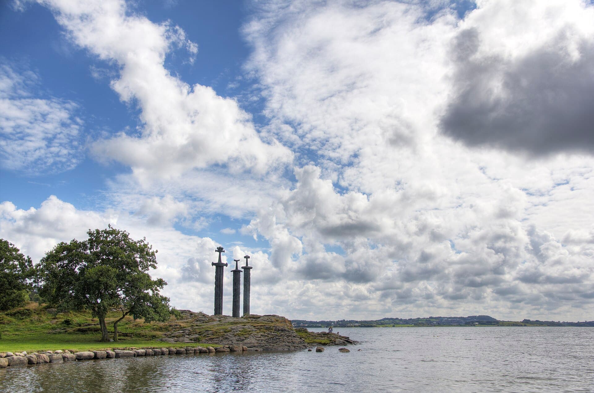 Three Swords (Sverd i fjell)